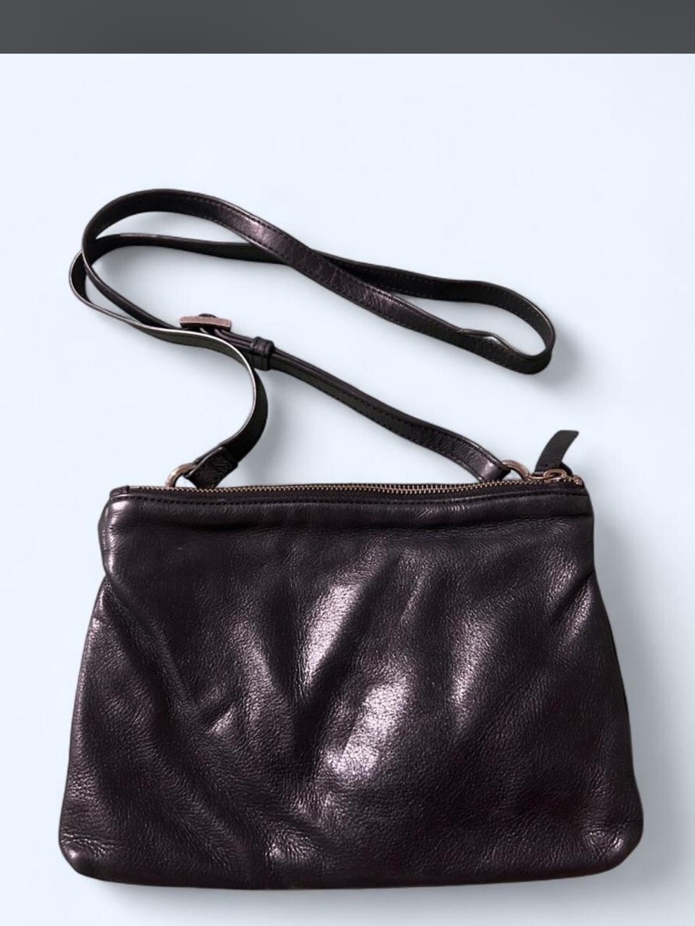 Leather Crossbody Bag in Black - Unbranded